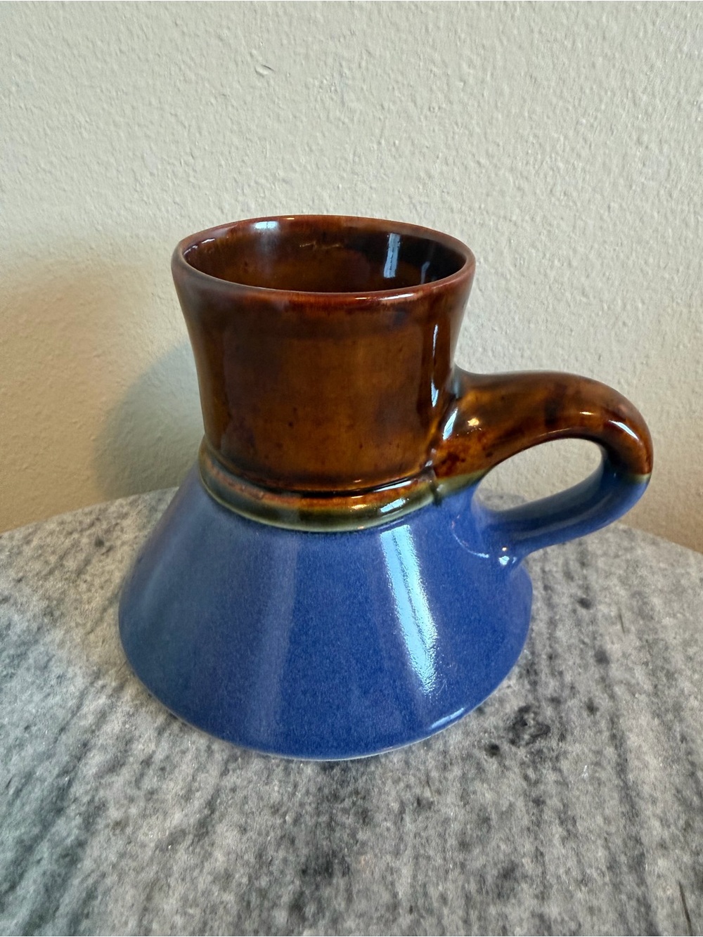Vintage Two-Tone Ceramic No Spill Mug